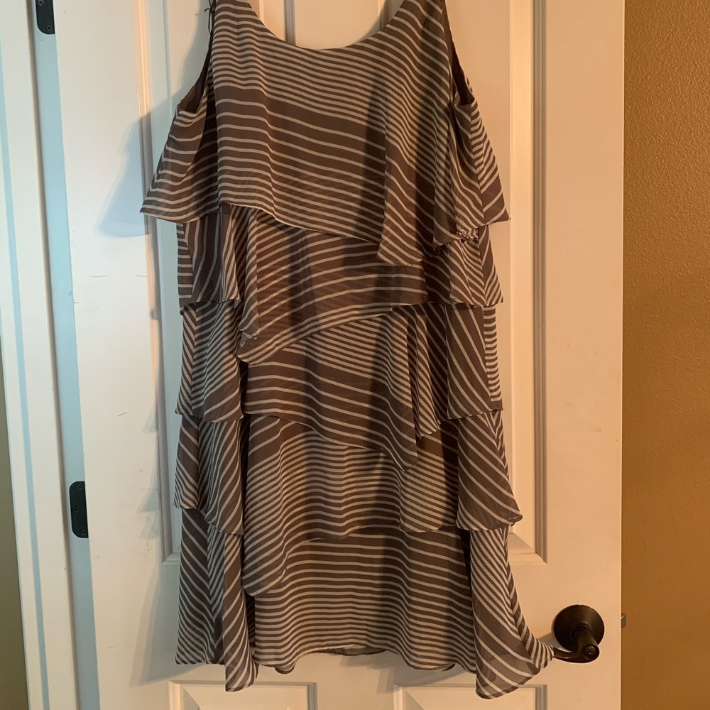 Adorable Dress - Picture 4 of 7